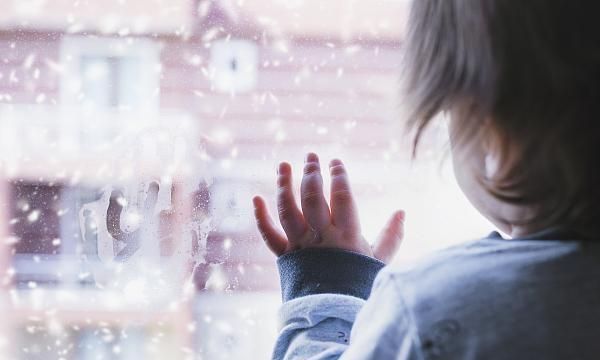 关注自闭症｜和大家一样正常长大 我的孩子为何突然不说话？